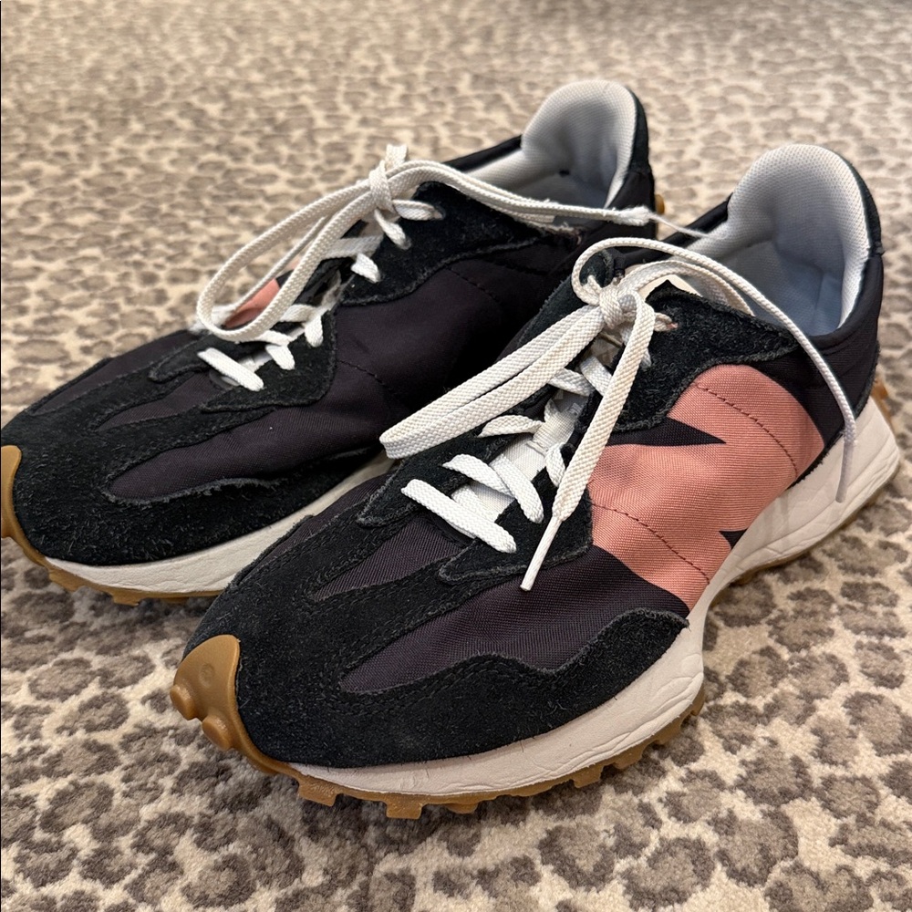 New Balance 327 women’s size 9. Black w/pink logo. Comfortable & FUN… L🩷🩷K! - Picture 2 of 15